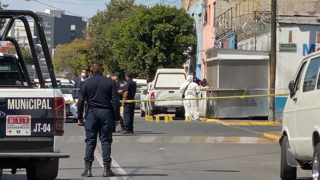 La Jornada Atacan A Balazos A Polic As En Jalisco Reportan Un Muerto