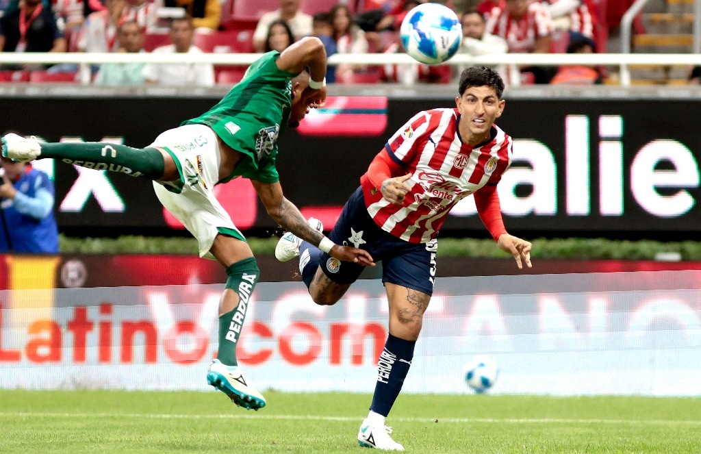 La Jornada Chivas vence 2 0 a León y retoma la senda del triunfo en