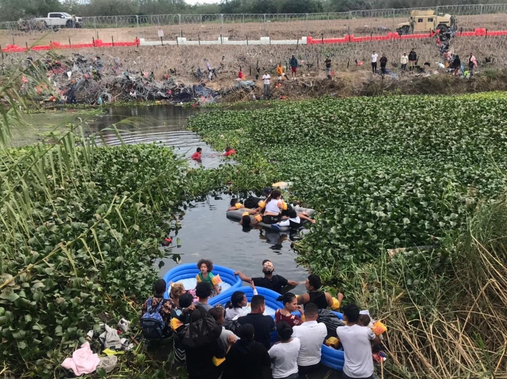 La Jornada Contin An Cruces Masivos De Migrantes En La Frontera Con Texas