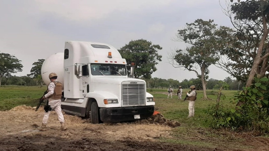 La Jornada Decomisan Mil Litros Huachicol En Nl Hay Dos Detenidos