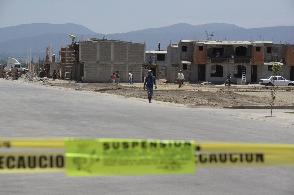 La Jornada Detienen A Trabajadores Por Violar Sellos De Clausura De