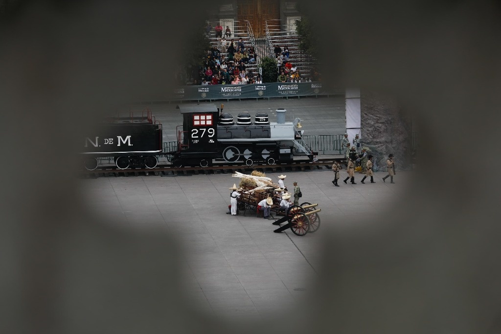 La Jornada En vivo Desfile cívico militar por el inicio del 114