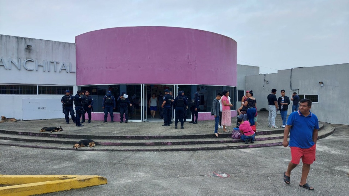 La Jornada Evacuan Casas Y Escuelas Por Fuga De Amoniaco En Nanchital