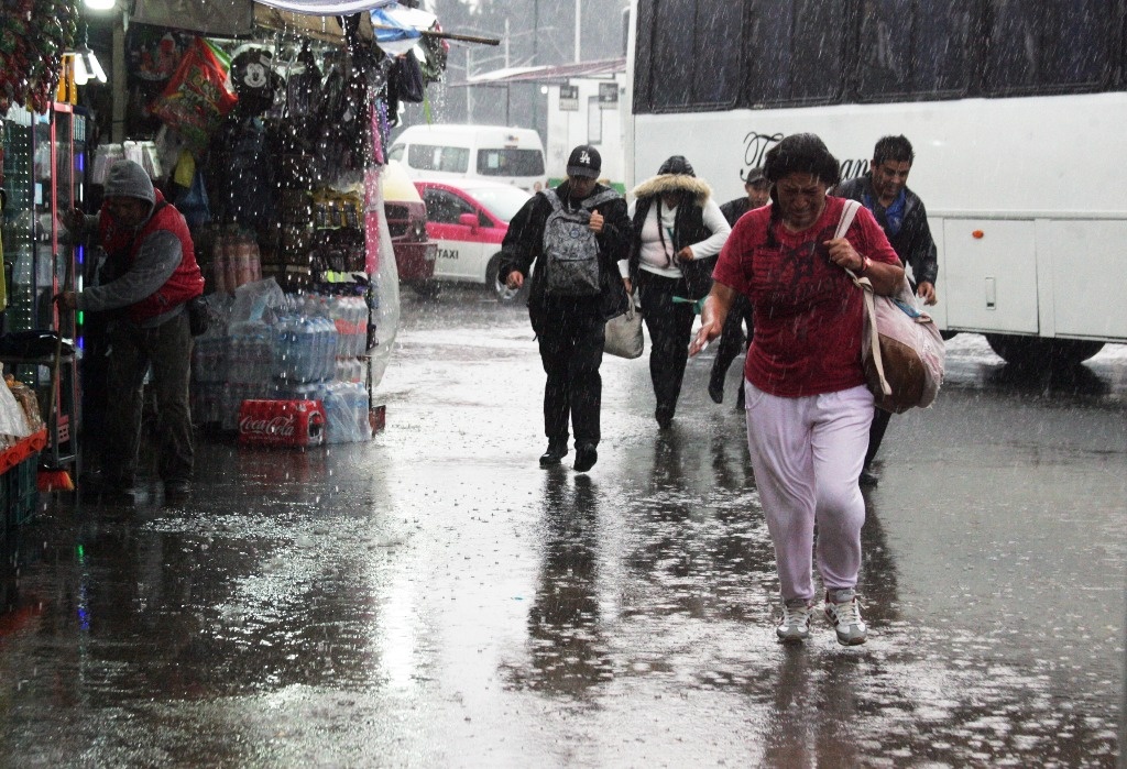 La Jornada Frente Frío 4 provocará lluvias intensas en casi todo el país