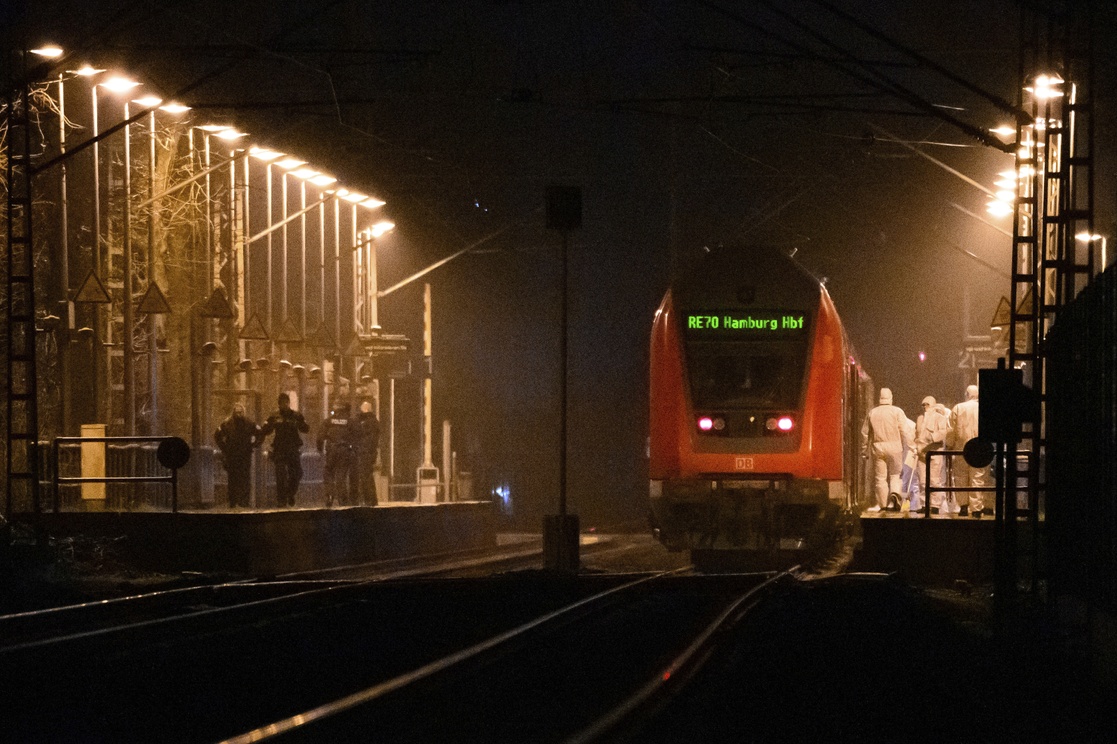 La Jornada Hombre asesina a puñaladas a dos personas en tren en Alemania