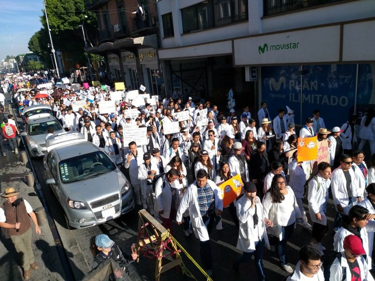 La Jornada Marchan Estudiantes En Puebla Para Exigir Justicia Por