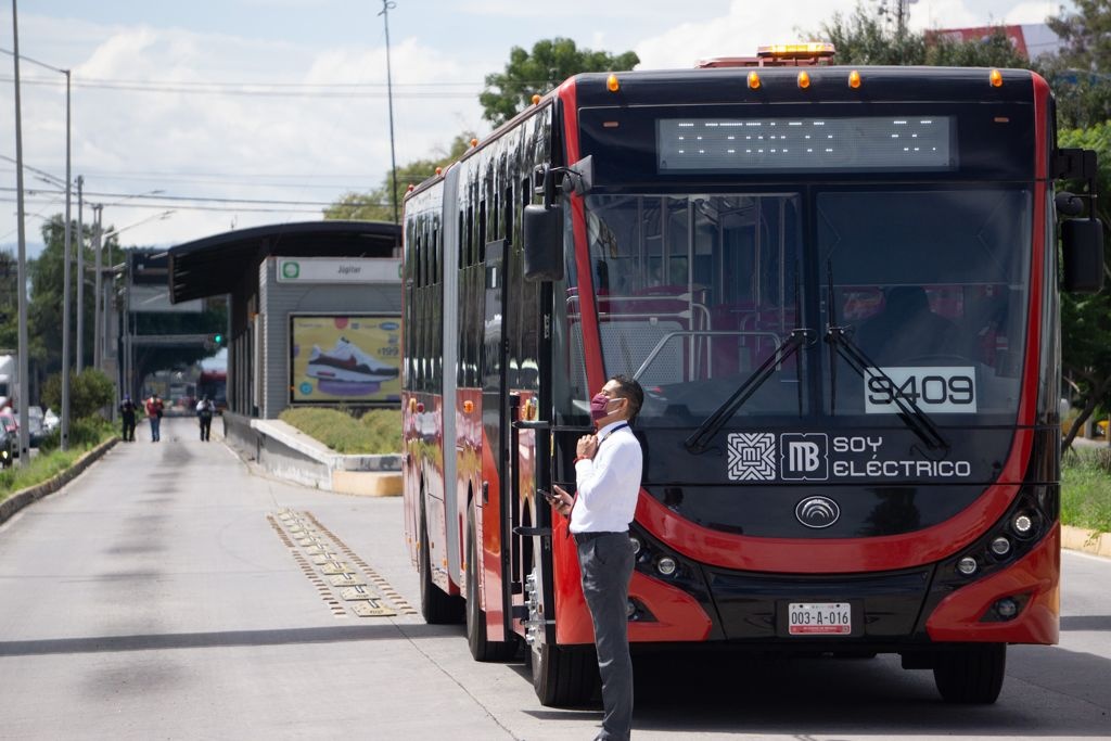 La Jornada Inician operación vehículos eléctricos del Metrobús