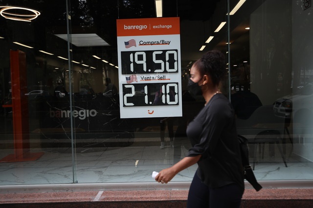 La Jornada Mercados Regresan Al Pesimismo Se Deprecia Peso Frente Al