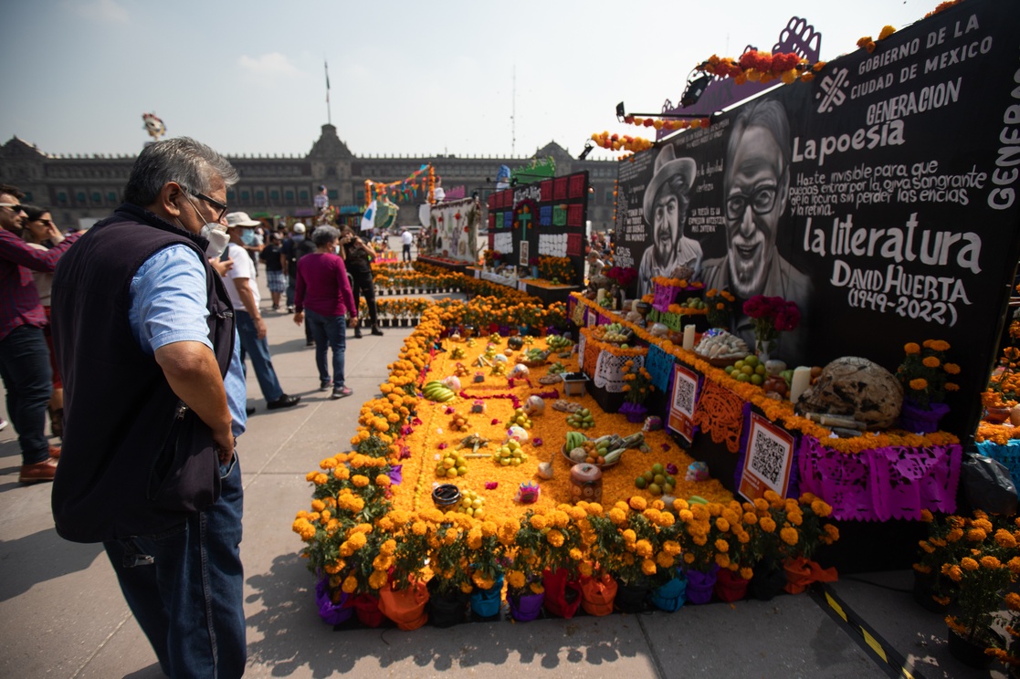 La Jornada Ofrenda monumental de Día de Muertos en CDMX