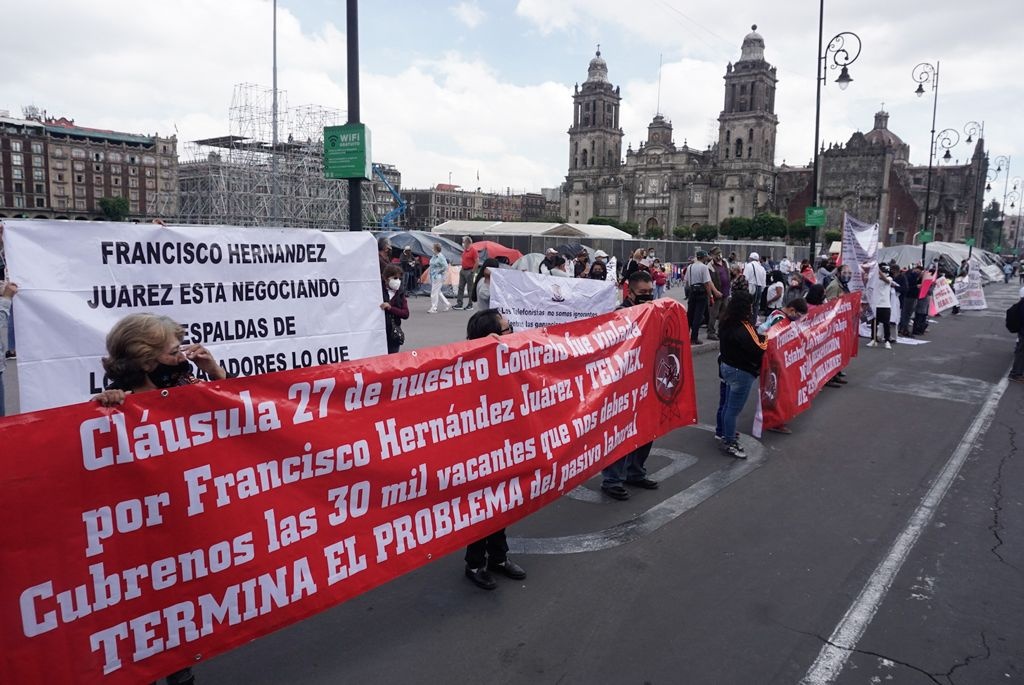 La Jornada Protesta Grupo Disidente De Telefonistas Rechaza Plan De