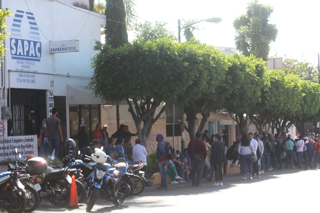 La Jornada Realizan Paro De Labores Trabajadores De Sapac Exigen Pagos