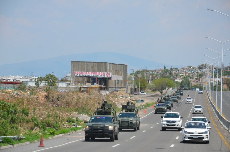 La Jornada Refuerzan Sedena y GN seguridad en Michoacán