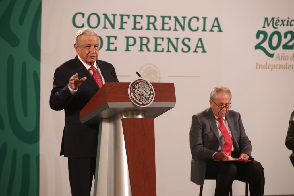 La Jornada Rechaza AMLO la carta responsiva de los padres que pidió