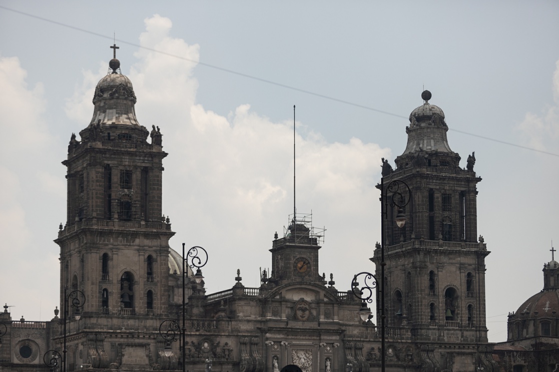 La Jornada Tras sismo reportan daños menores en Catedral Metropolitana