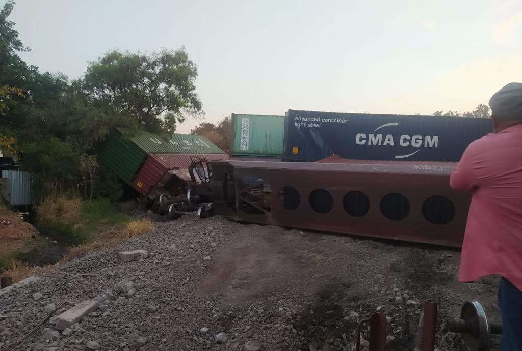 La Jornada Se Descarrila Tren Tras Chocar Contra Tr Iler En Michoac N