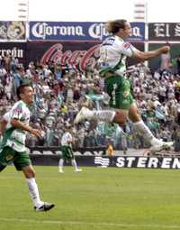 Matías Vuoso anotó al minuto dos del partido