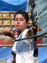 La joven Mariana Avitia se inició en la especialidad motivada por su hermano, quien practicaba la arquería