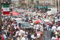 Más de ocho mil profesores de la CNTE marcharon este día por las calles de Morelia, Michoacán