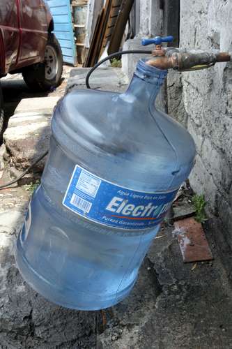 La Jornada Detenidos Por Vender Agua De La Llave En Garrafones