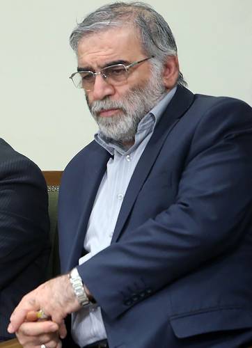 El físico iraní Mohsen Fakhrizadeh durante una reunión con el líder supremo Alí Jamenei en Teherán, el 23 de enero de 2019. Ayer, la república islámica instó a la ONU a tomar medidas por el asesinato del científico.