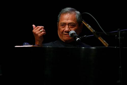 ¡Viva Armando Manzanero!, expresaron creadores e intérpretes en redes sociales.