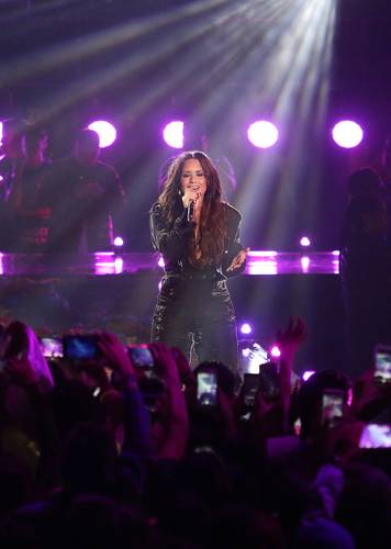  Lovato, en su concierto del 8 de noviembre de 2017 en el Palacio de los Deportes. Foto Medios y Media