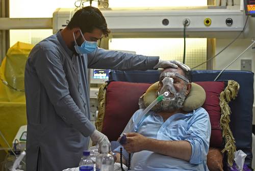 México ha recibido hasta el momento 44 millones de dosis de vacunas. En la imagen, un paciente en Kabul.