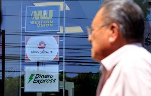 Oficina de recepción de reme-sas en la CDMX. Los mexicanos que radican en Estados Unidos, sobre todo, han enviado al país más dinero que nunca: casi 400 mil millones de pesos de enero a mayo.