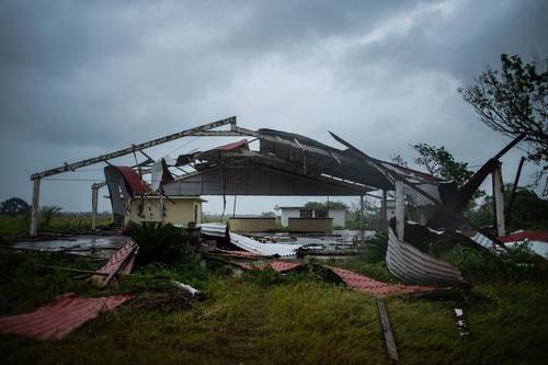 Una construcción del municipio de Tecolutla, Veracruz, resultó dañada, debido a las lluvias torrenciales y fuertes vientos provocados por Grace durante la madrugada del sábado.