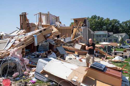  Escombros de una casa destruida por un tornado en Mullica Hill, Nueva Jersey. Foto Afp