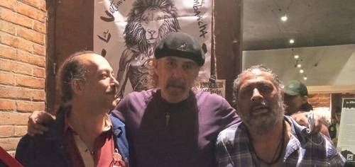 De izquierda a derecha, Lalo Barajas, de Lucc; Tony Méndez, de Rockotitlán y Rafael Catana, músico.