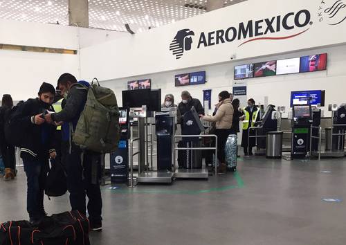 La cotización de títulos de la aerolínea fue suspendida unas horas.