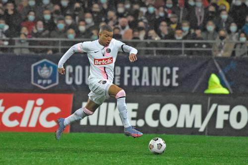 El delantero del PSG y de la selección francesa concluye contrato con el club parisino en verano de 2022.