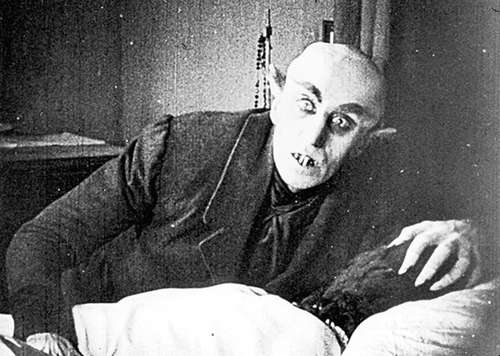 Fotograma de la película Nosferatu.
