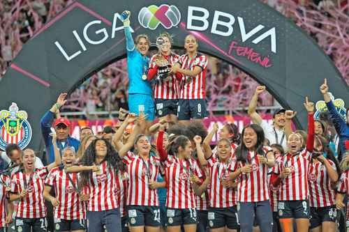Gracias a la actuación de ayer de la portera Blanca Félix y la ventaja lograda en el juego de ida, el Guadalajara consiguió celebrar su segundo título en cinco años, pese a caer anoche 1-0.
