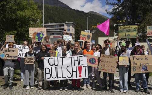 Protesta de activistas contra el cambio climático durante el Foro Económico de Davos, que se realizó del 22 al 26 de mayo en esa ciudad suiza.