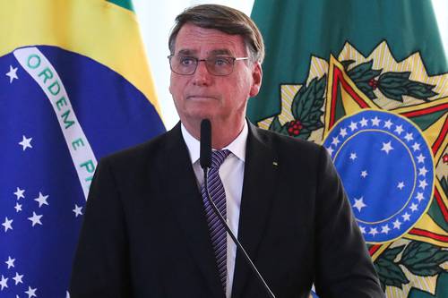 Fiscales y legisladores de Brasil pidieron abrir una investigación contra el presidente Jair Bolsonaro, por declaraciones hechas el lunes, durante una reunión con embajadores, en las que cuestionó el sistema electoral brasileño. 