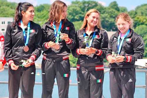 El equipo integrado por Karina Alanis, Isabel Aburto, Beatriz Briones y Maricela Montemayor consiguió la primera medalla en la historia en kayak cuádruple a 500 metros.