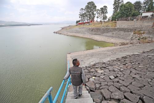 La Conagua reportó que, hasta la semana pasada, la presa Villa Victoria tenía 34.9 por ciento de almacenamiento, 25.5 por ciento menor al promedio histórico.