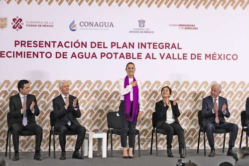 La jefa de Gobierno, Claudia Sheinbaum; el gobernador mexiquense, Alfredo del Mazo, y la directora de la Conagua, Blanca Elena Jiménez, en la presentación del plan hídrico.