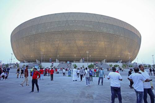 El estadio Lusail, donde México jugará contra Argentina y Arabia Saudita en el Mundial de Qatar, fue inaugurado ayer con un partido entre el Al Hilal y Zamalek, campeones en las ligas árabe y egipcia, respectivamente, que congregó a 80 mil personas. El amistoso fue “la última prueba de preparación de una sede mundialista antes de la Copa”, señaló el director del comité de organización, Yasir Al-Jamal.