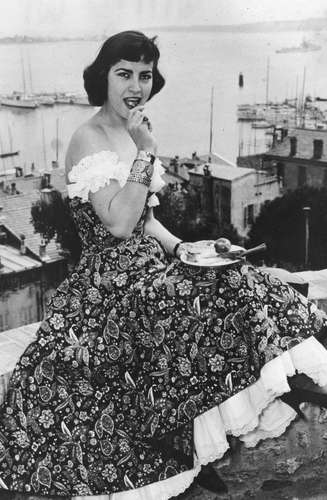 La cantante y bailarina en el Festival de Cannes de 1954.Padecía Alzheimer y falleció a los 96 años.