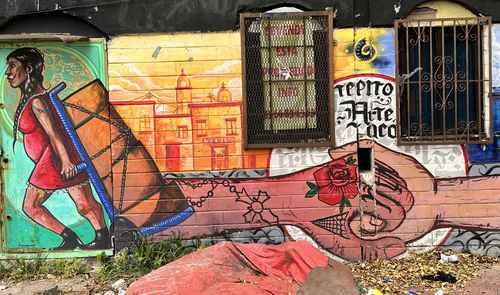 Arlen Rodríguez, fundadora del colectivo Tepito Zona de Arte, denunció que la alcaldía Cuauhtémoc borró murales representativos de la vida cotidiana del barrio que fueron pintados por diversos artistas locales.