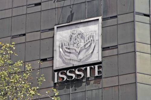 En 1989, el Issste firmó un convenio con la Secretaría de Programación y Presupuesto para que se garantizaran las cuotas a trabajadores designados por las dependencias federales. En la imagen, oficinas administrativas del instituto en la calle La Fragua, en la CDMX.