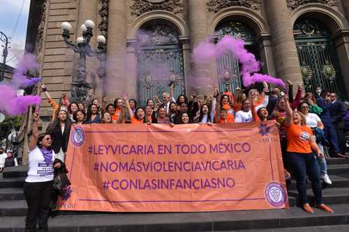 Nuestro siguiente paso es “darle dientes” al Código Penal y al Código Civil capitalinos, señalaron activistas de la colectiva Cam Cai, quienes consideraron que la violencia vicaria es la más dolorosa y vil que una mujer pueda sufrir.