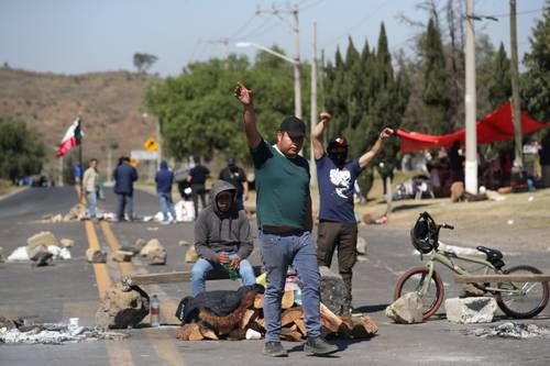 Pobladores de San Pedro Atocpan mantuvieron ayer bloqueada la carretera a Oaxtepec y exigieron continuar el diálogo con autoridades de la alcaldía.