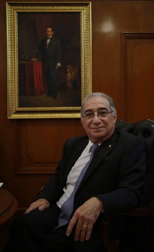 En entrevista con La Jornada, el ministro Alberto Pérez Dayán se pronunció por el respeto y la vigilancia de las decisiones de los jueces.