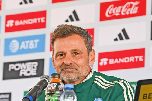 El técnico argentino dijo que durante su ciclo en la selección habrá cupo para mexicanos y naturalizados.