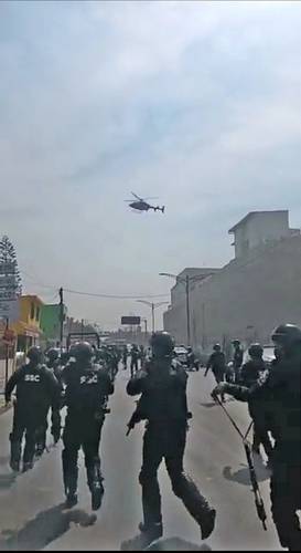 Un helicóptero de Cóndores sobrevoló por varios minutos la zona, mientras los integrantes de Fuerza de Tarea montaron el operativo.