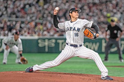 El pitcher Shohei Ohtani brilló en el triunfo de Japón 8-1 sobre China, en su debut en el certamen.